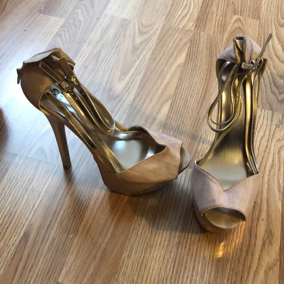 Shoes - Picture 1 of 1